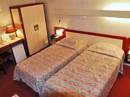 Charlie's 3* Канны