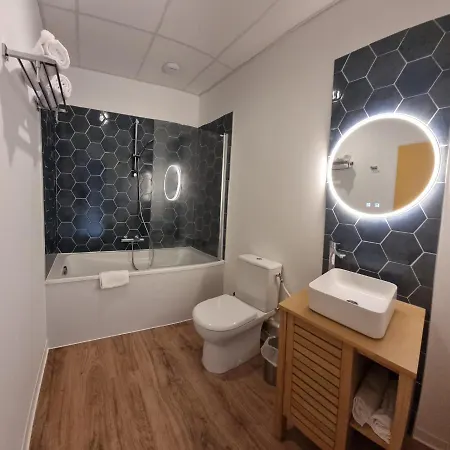 Charlie's Hotel 3*