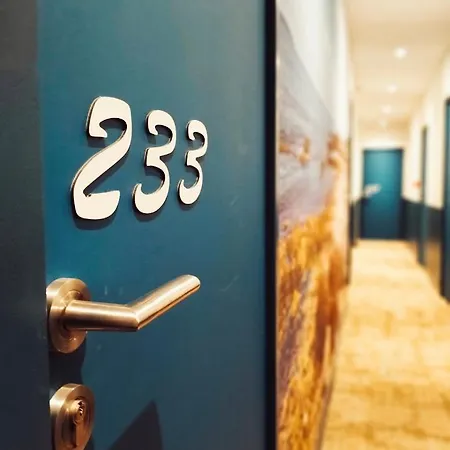 Hotel Charlie's