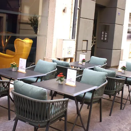 Charlie's Hotel 3*