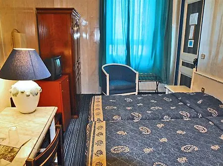 Charlie's Hotel 3*