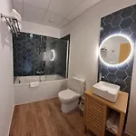 Charlie's Отель 3*