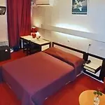 Отель Charlie's 3*